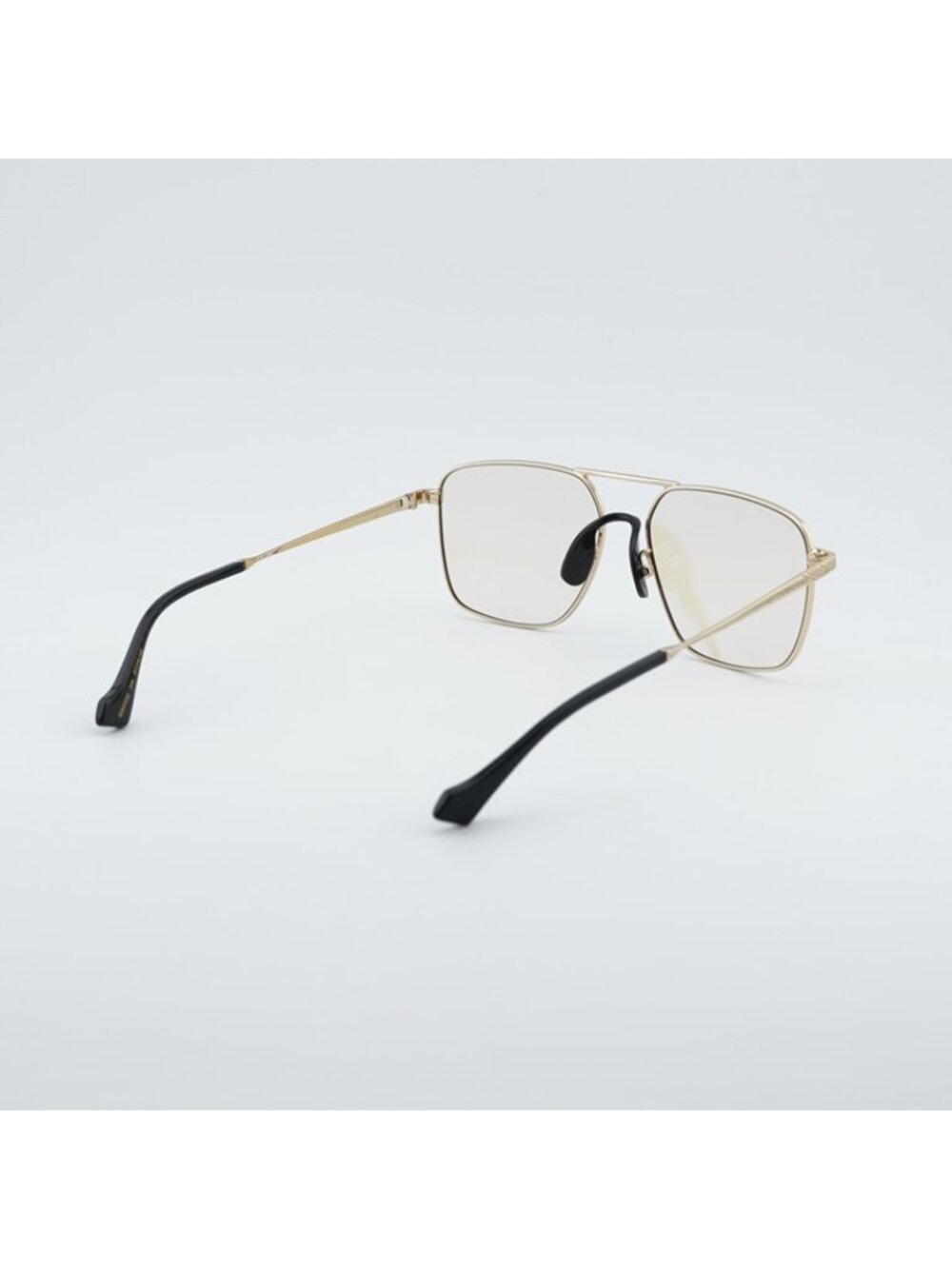 Gucci GG0743S 006 Sunglasses Gold Aviator Frame, Photochromic Lenses - Picture 9 of 11